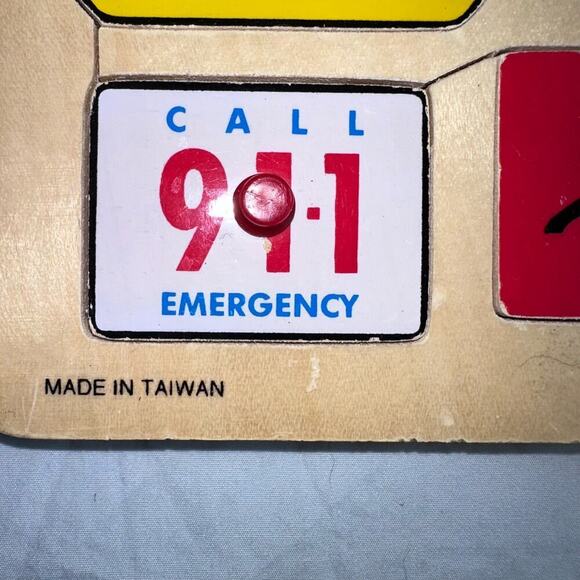 Vintage 1996 Small World Toys Safety Signs Wooden Puzzle Educational Tot #2541 - Picture 4 of 9